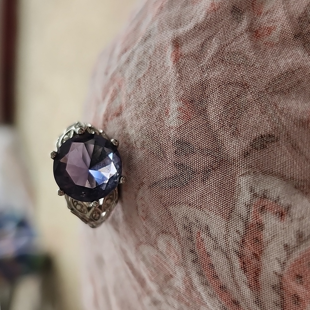 Ring - Picture 2 of 4